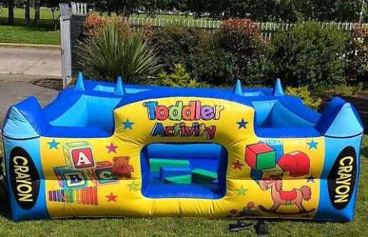 Crayon soft play and ball pool